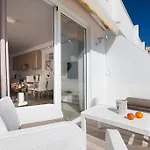 Island Village With Lejlighed