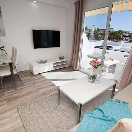 Island Village With Apartment *