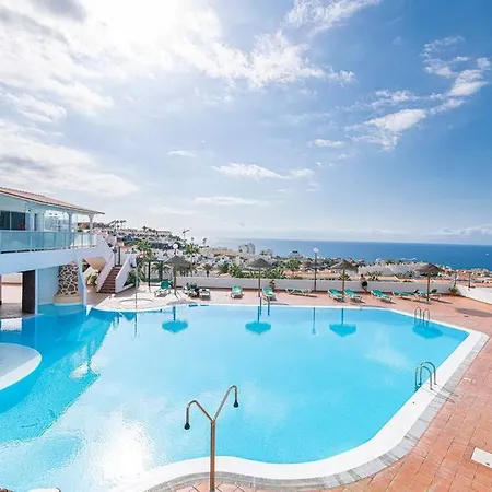 Island Village With Apartment *