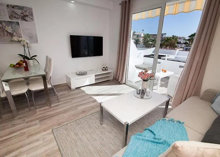 Island Village With Apartment *