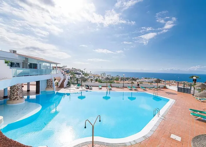 Island Village With Apartment *